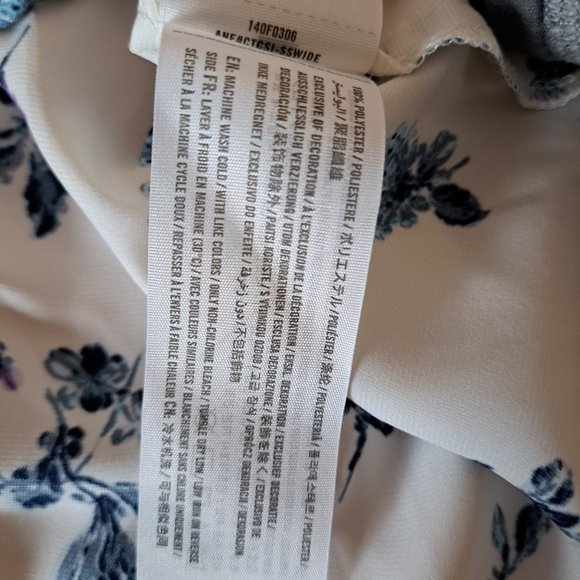 NWT Abercrombie Cami White Floral Women's S - Picture 4 of 4